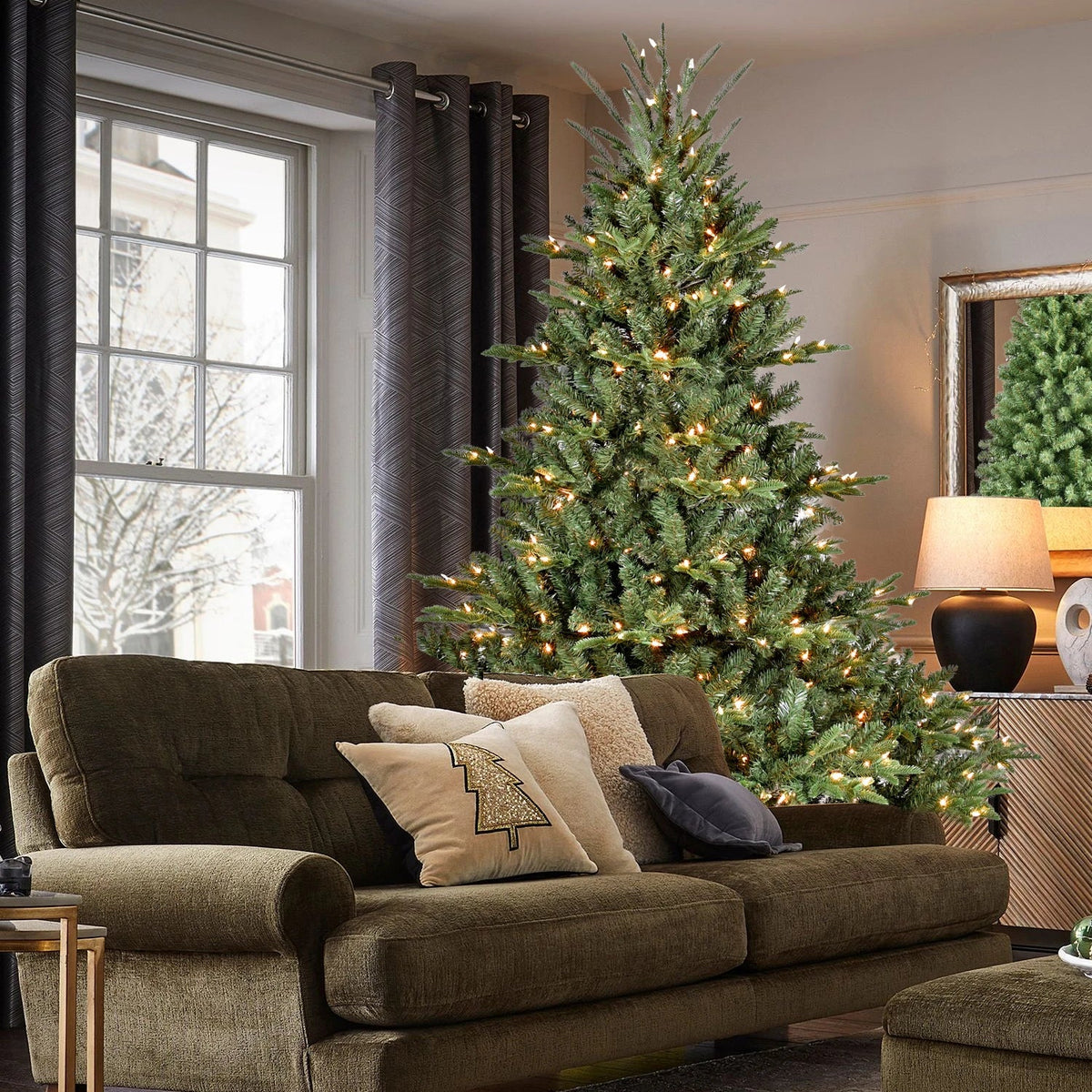Pre-Lit Green PE/PVC Artificial Christmas Tree with Hinged Branches, 4–7.5 ft